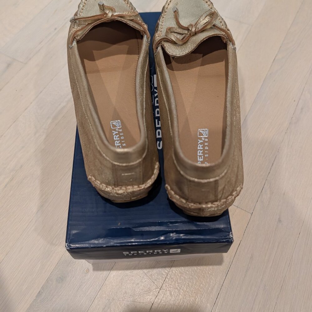 Gold sperrys never worn - Picture 4 of 6